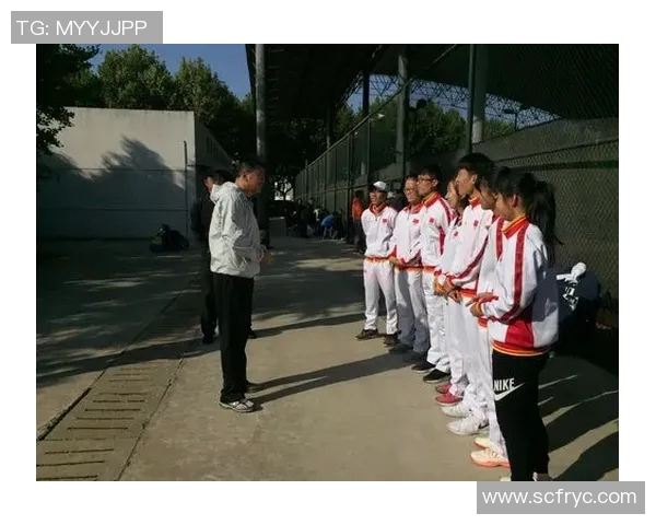 成都网球队进攻策略分析与比赛表现的得失总结 成都网球队进攻策略分析与比赛表现的得失总结