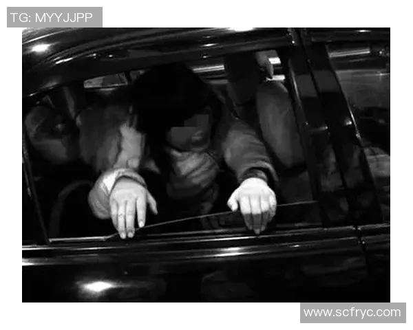 足球明星父母遭绑架警方全力追查幕后黑手引发社会广泛关注 足球明星父母遭绑架警方全力追查幕后黑手引发社会广泛关注